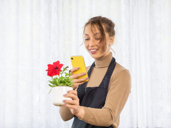 Utilizando Marketing de Influência para Promover Sua Floricultura nas Redes Sociais