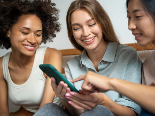 Como as Mulheres Estão Dominando as Redes Sociais